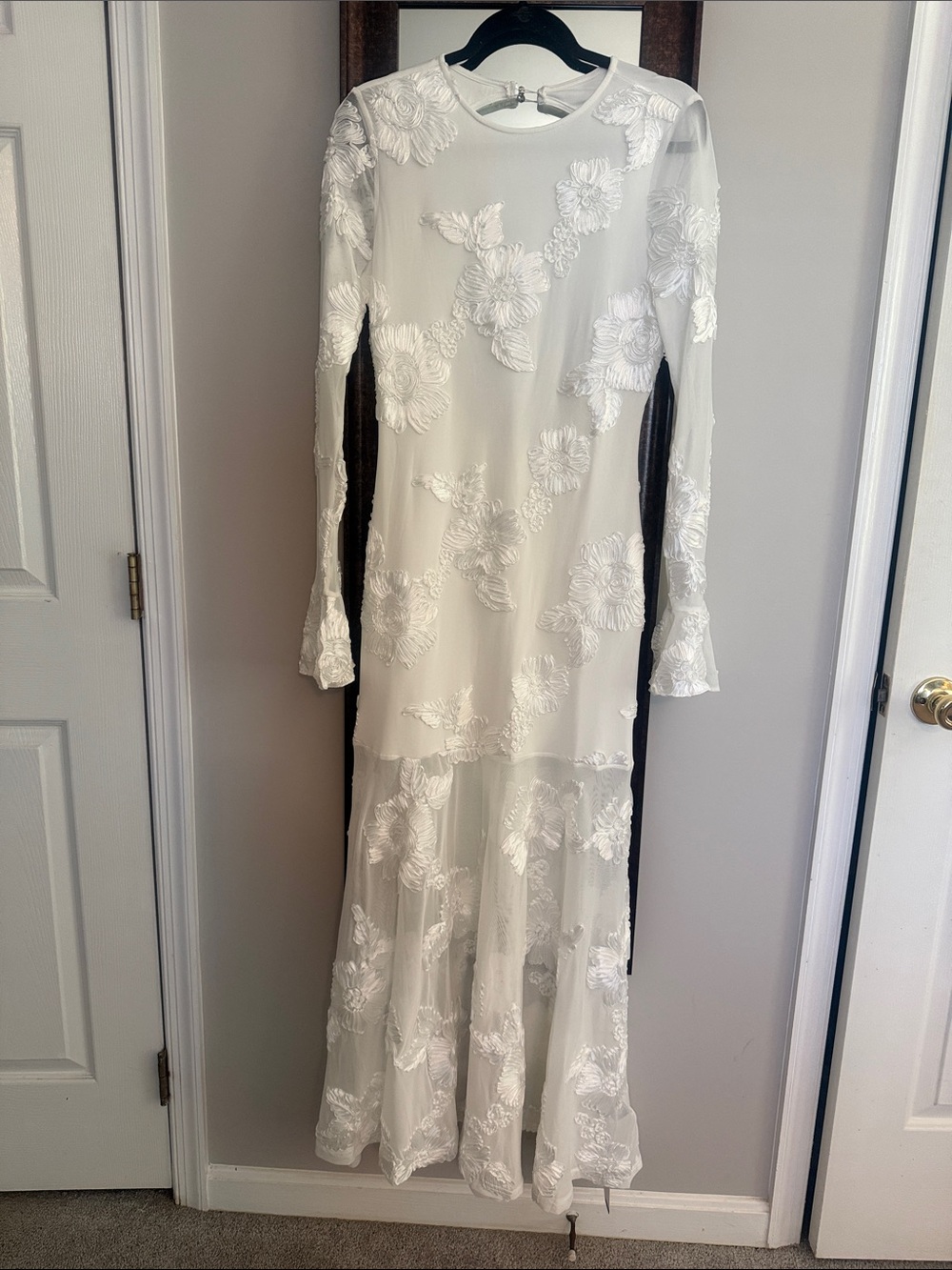 NWT Anewsta Elegant White Floral Lace Long-Sleeve Wedding Style Dress